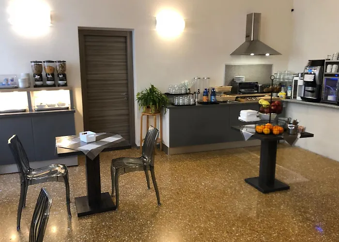 Hotel Cairoli